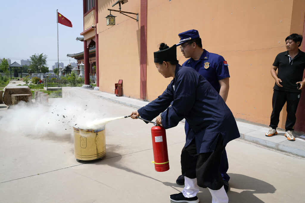 冀州区宗教活动场所消防安全工作推进会在冀州道安寺举办